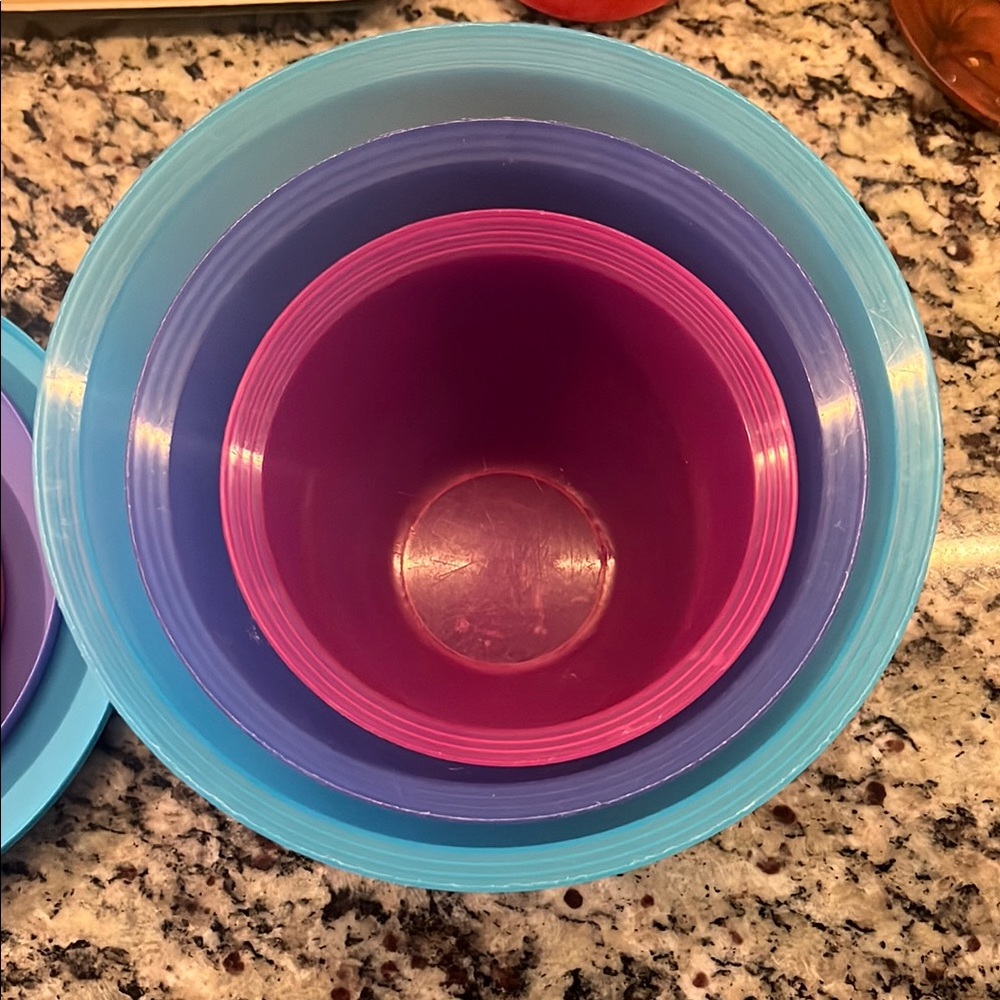Tupperware Nesting Bowls Set